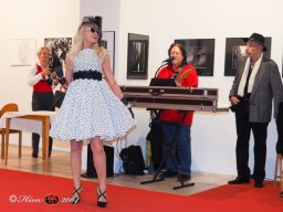 Fashion Show in der Contemplor Galerie Wien am 14. 03. 2024